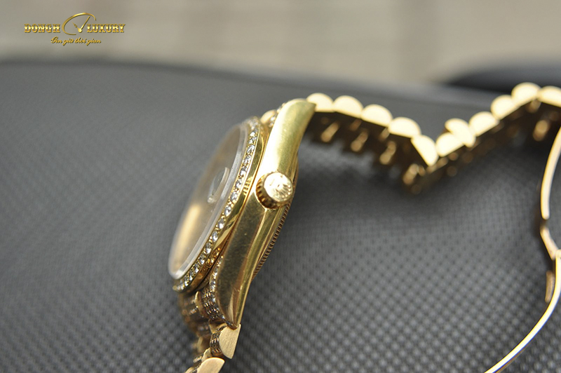 Đồng hồ Rolex Day date 18038 vàng nguyên khối đính kim cương