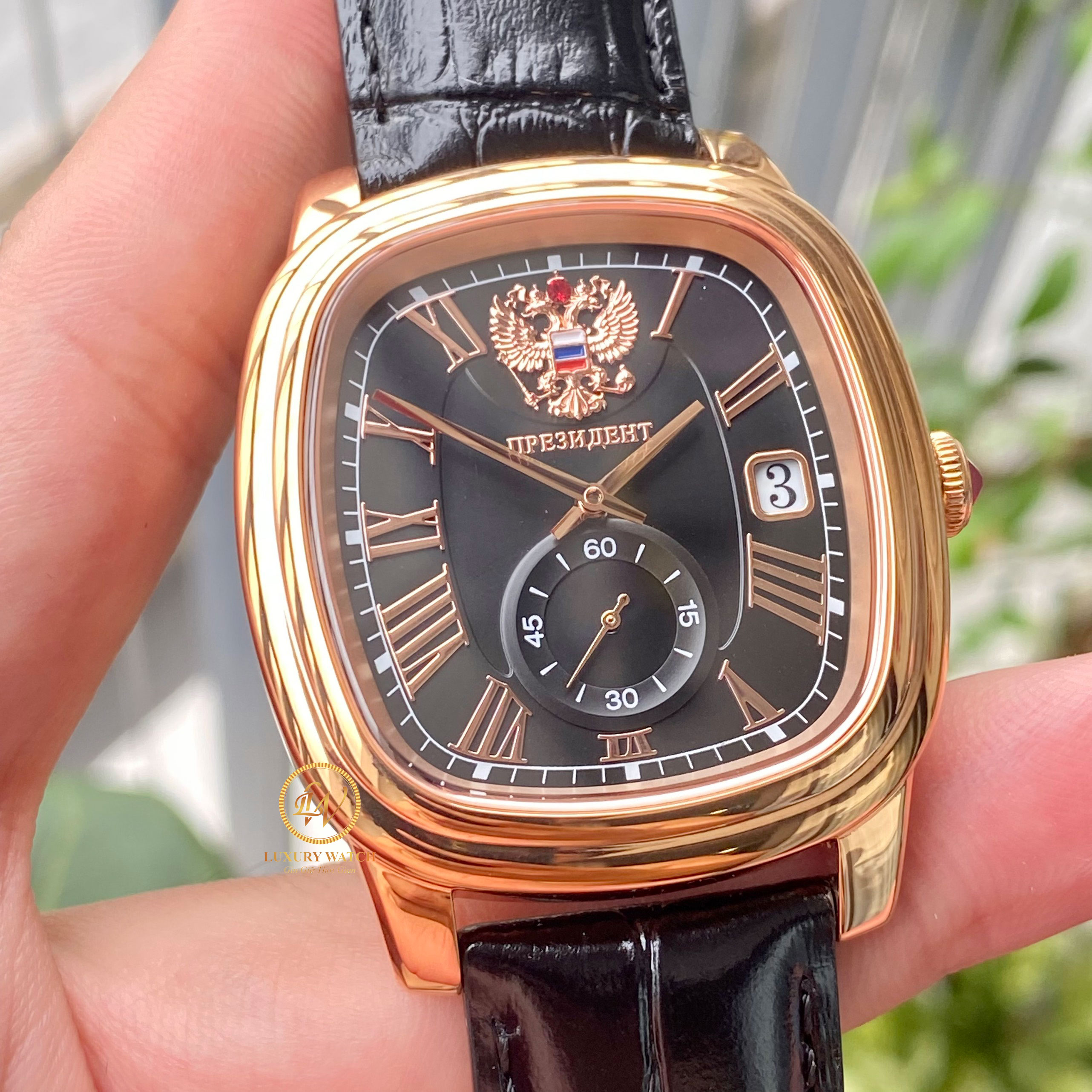 Đồng hồ Poljot President Oval mặt đen - mặt số cận cảnh