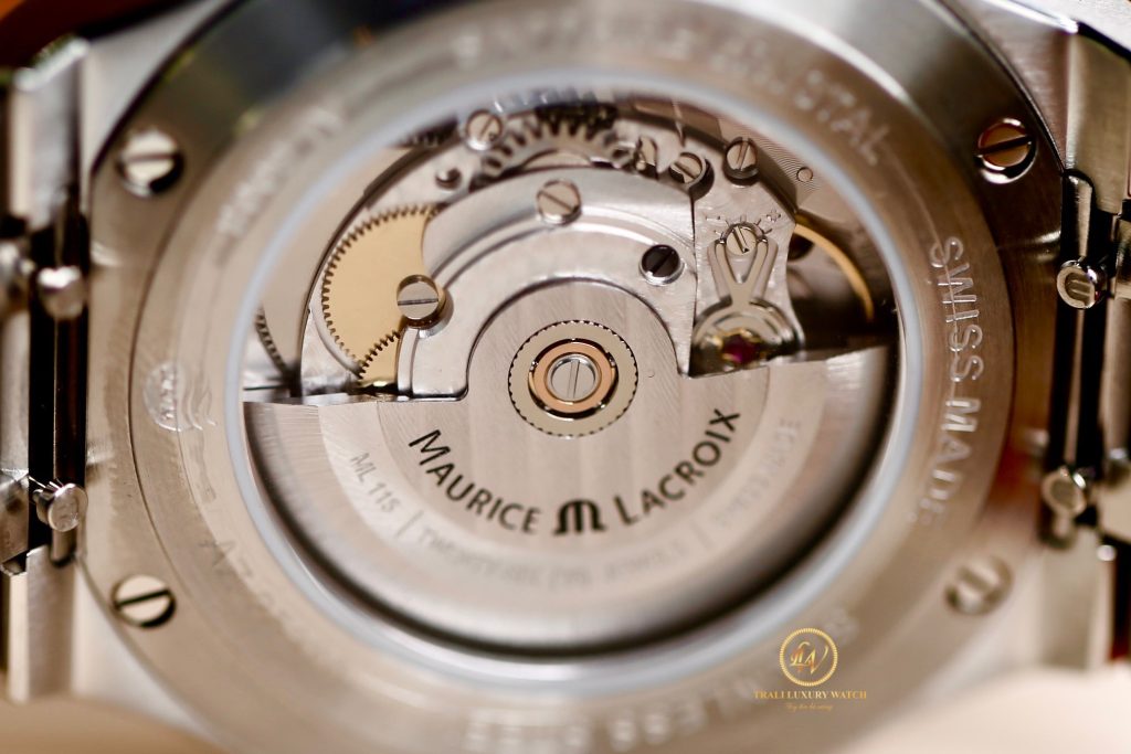 Đồng hồ Maurice Lacroix Aikon 42mm AI6008-SS00F-330-A đáy