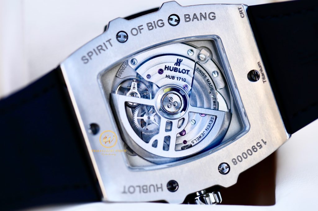 Đồng hồ Hublot Spirit of Big Bang Titanium Pavé 665.NX.1170.LR.1604 đáy