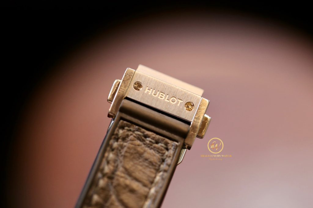 Đồng hồ Hublot Classic Fusion Grey Pave 33mm 581.NX.7071.LR khóa