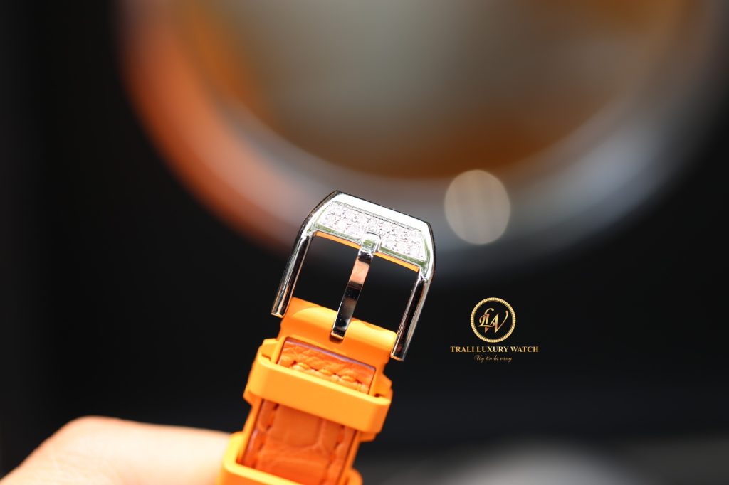 Đồng hồ nữ Franck Muller V32 màu da cam khóa