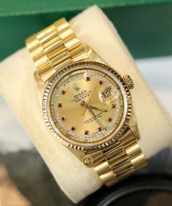 Đồng hồ Rolex Day-date 18238 mặt chải tia vàng cọc số ruby, kim cương - ảnh 2