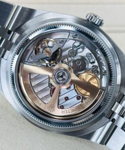 Bộ máy Calibre 7135 – Đột phá tần số cao 5Hz đầu tiên
